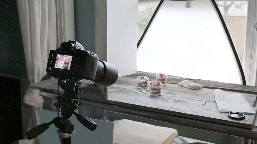The Complete Diy Guide To Ecommerce Product Photography 8 diy-setup-product-photography-camra
